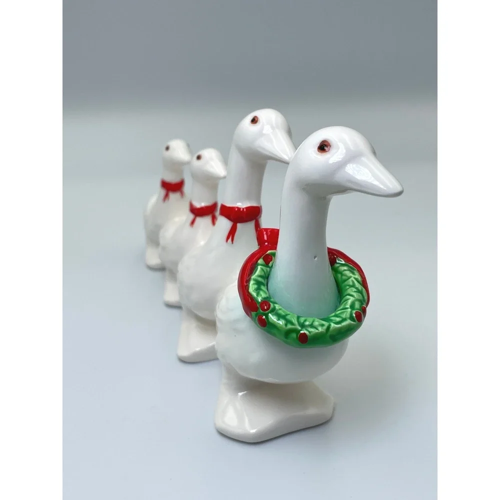 Vintage Dept 56 Christmas Goose Family Figurine Wreath Ceramic Japan 1980s